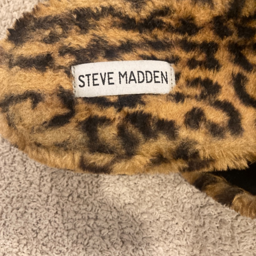 Steve Madden fan fuzz faux fur platform slipper - Picture 3 of 4